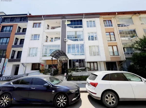 EMLAX'TAN ÖRTÜLÜPINAR MAHALLESİN'DE 3+1 SATILIK OFİS !