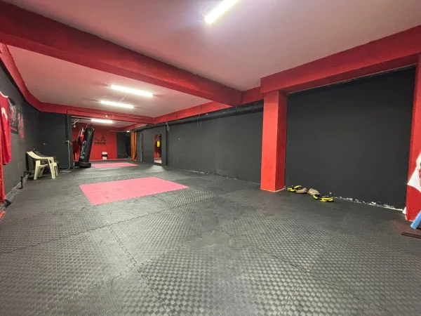EMLAX'TAN KARDEŞLERDE DEVREN KİRALIK SPOR SALONU