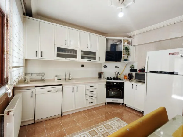 EMLAX'TAN ŞEHİR MERKEZİNDE SATILIK 3+1 ARA KAT DAİRE fotoğraf 13