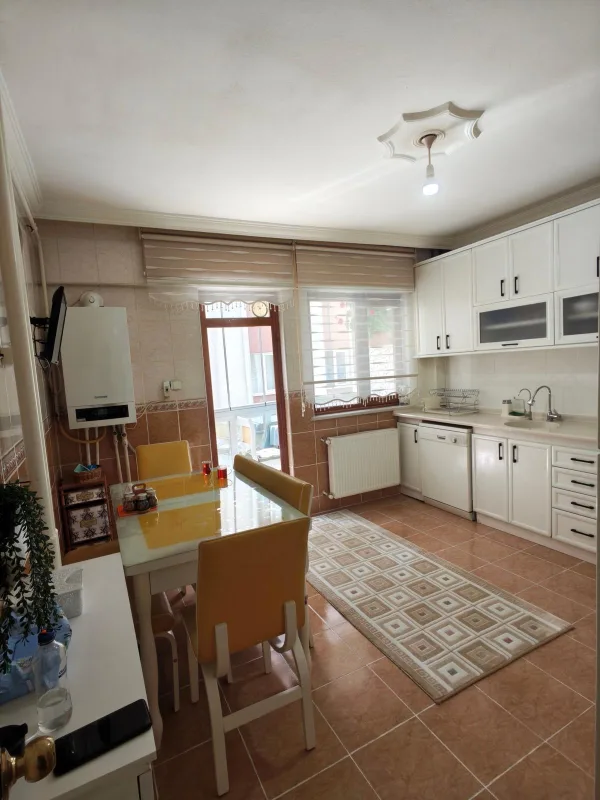 EMLAX'TAN ŞEHİR MERKEZİNDE SATILIK 3+1 ARA KAT DAİRE fotoğraf 14